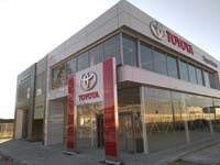 Fachada concesionario Toyota en Vilafranca del Penedés (Barcelona).<br>Revestimiento de Fachada. Fachada Panel Composite