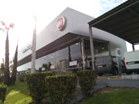 Concesionario Fiat en Alfragide (Portugal).<br>Revestimiento de fachadas. Fachada panel composite de aluminio.