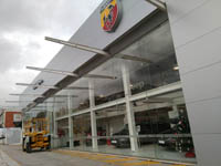 Concesionario Fiat en Lisboa (Portugal).<br>Revestimiento de fachadas. Fachada panel composite de aluminio.