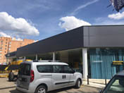 Concesionario Opel en Cuenca.<br>Fachada panel sándwich. Panel sándwich de fachada