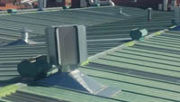 Aeraspiratos en nave industrial Fuensalida (Toledo).<br> Ventilación natural aeraspiratos. Instalación aeraspiratos