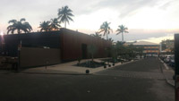 Fachada y cerco de perfiles de acero corten.<br>Hotel en Isla de Guadalupe (Francia), mar Caribe