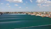 Bodega en Corral de Almaguer (Toledo).<br> Montaje de cubiertas. Chapa curva