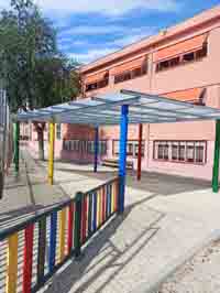 Colegios en Rivas Vaciamadrid (Madrid). <br>Sustitución de lucernarios. Lucernarios policarbonato celular