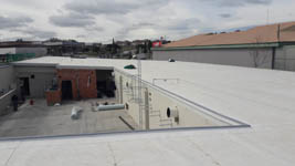 Supermercado Lidl en Boadilla del Monte (Madrid).<br>Cubierta tipo deck. Cubierta deck con lámina sintética de TPO
