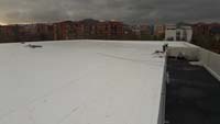 Cubierta deck en Sant Boi de Llobregat (Barcelona).<br> Impermeabilización de cubierta. Cubierta deck con lámina sintética de TPO 2 mm