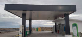 Gasolinera en Santa Cruz del Retamar. <br>Revestimiento de marquesina. Marquesina de panel composite de aluminio