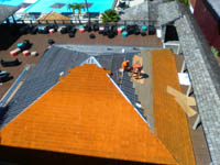 Cubierta de pirámide en Hotel en Isla de Guadalupe (Francia), mar Caribe.<br>Cubierta de acero corten. Cubierta de acero corten - Cunikrom