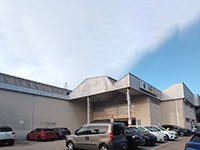 Adaptación de fachada de Concesionario en Inca (Mallorca).<br>Revestimiento de fachadas. Fachada panel sándwich