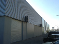 Concesionario Jaguar Land Rover en Móstoles (Madrid)<br>Revestimiento de fachadas. Fachada panel composite de aluminio.