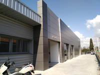 Concesionario Jaguar Land Rover en Tarragona.<br>Revestimiento de fachadas. Fachada panel composite de aluminio