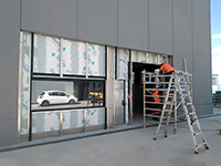 Revestimiento de entrada edificio de oficinas en Vicálvaro (Madrid).<br> Fachadas. Fachada de panel composite aluminio. 