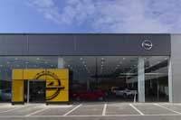 Concesionario Opel en Castellón de la Plana (Castellón). <br> Revestimiento de fachada. Fachada panel sándwich
