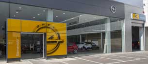 Concesionario Opel en Castellón de la Plana (Castellón). <br> Revestimiento de fachada. Fachada panel sándwich