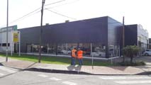 evestimiento-fachada-panel-sandwich-concesionario-opel-pinto.htm.<br>Revestimiento de Fachada. Fachada de Panel Sandwich