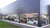 evestimiento-fachada-panel-sandwich-concesionario-opel-pinto.htm.<br>Revestimiento de Fachada. Fachada de Panel Sandwich