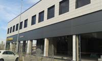 Concesionario Opel en Sant Boi de Llobregat (Barcelona)<br>Fachada panel sándwich. Panel sándwich de fachada