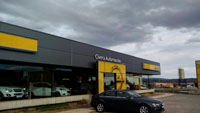 Concesionario Opel en Teruel.<br>Revestimiento de fachadas. Fachada de panel sándwich