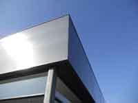 Fachada panel sandwich.<br>Concesionario Opel Ciudad Real