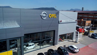 Concesionario Opel en Igualada (Barcelona)<br>Fachada panel sándwich