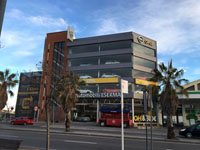 Concesionario Opel en Mataró (Barcelona)<br>Revestimiento de fachada panel sándwich