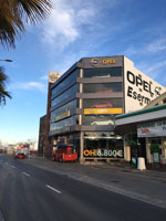 Concesionario Opel en Mataró (Barcelona)<br>Revestimiento de fachada panel sándwich