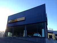 Fachada panel sandwich.<br>Opel en Olías del Rey(Toledo)