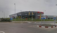 Concesionario Opel en Zaratán (Valladolid)<br>Revestimiento de fachadas. Fachada de panel sándwich