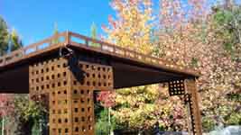 Pérgola en Pozuelo de Alarcón (Madrid).<br> Acero corten. Pérgola