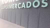 Supermercado Sánchez Romero en Majadahonda (Madrid).<br>Revestimiento de fachada. Fachada metal deployé