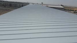 Nave industrial en Villacañas (Toledo).<br>Cubierta panel sándwich. Panel sándwich metálico