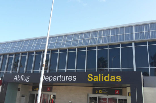 Lucernarios de policarbonato en fachada